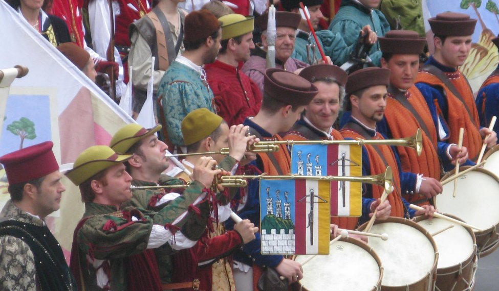 "Pennons" a festive day in the Vieux-Lyon District